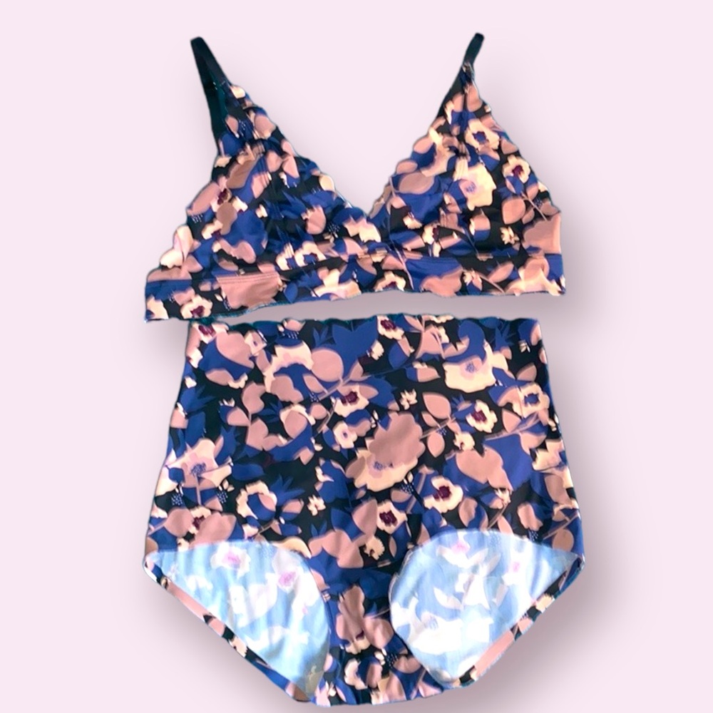 WANDER by HOTTOTTIES Blue/Pink Floral Laser Cut Bra and Panty Set, Size M, XL.